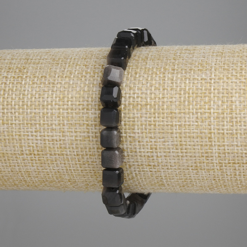 Bransoletka z srebrzystego obsydianu, fasetowane kostki o boku 6×6 mm, długość 18 cm ±, elastyczna