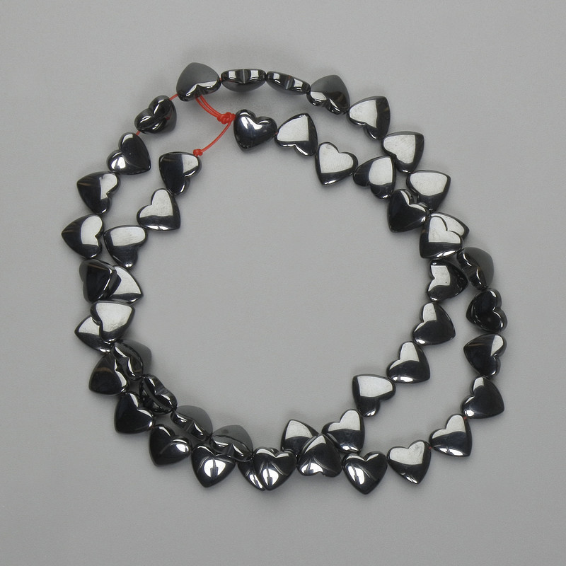Koraliki hematytu w kształcie serca 8×8 mm+-, na nitce, długość 40 cm+