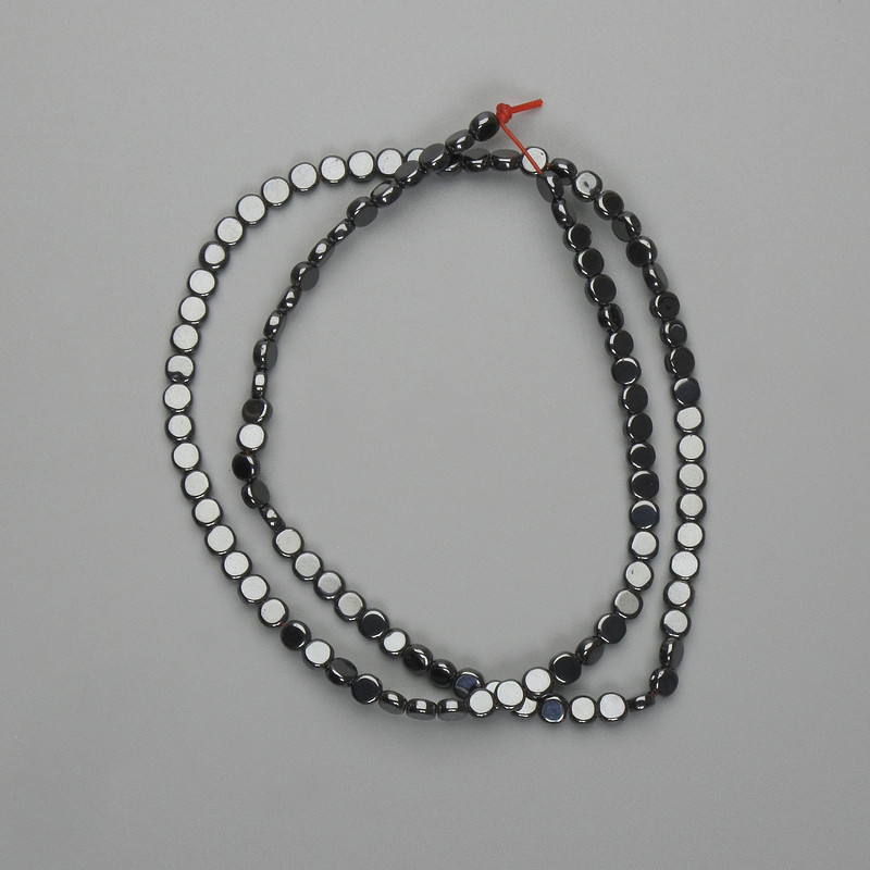 Koraliki hematytu w kształcie monetki 4 mm ±, długość 40 cm ±