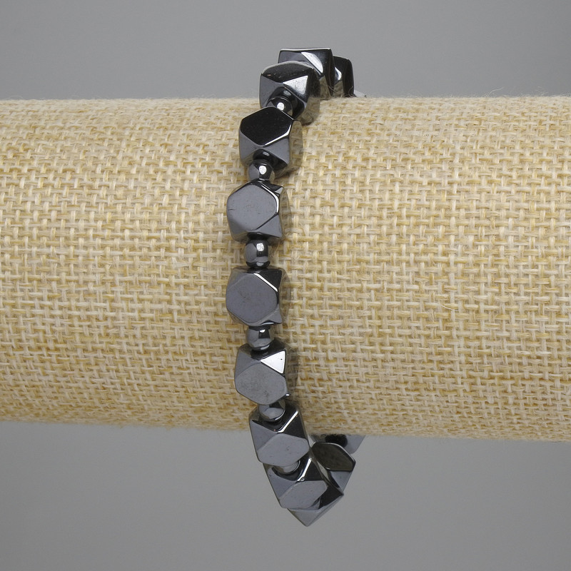 Bransoletka z hematitu, wielościanowa, 7,5×8 mm, kulka 4 mm, długość 18 cm, na elastycznej gumce