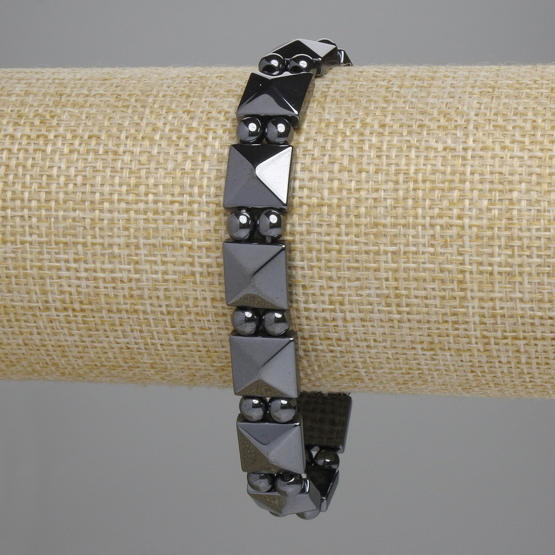Bransoletka hematyt fasetowana, kwadratowe ogniwo 10×10 mm, kuleczka 4 mm, długość 18 cm, elastyczna