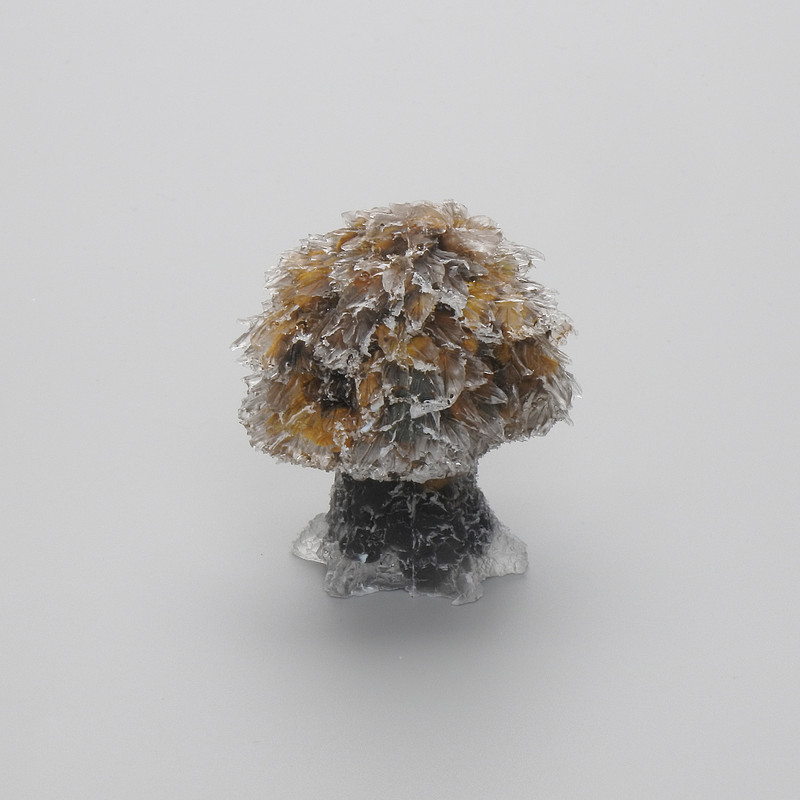 Figurka pamiątkowa „Drzewo” z przetworzonej kruszki tygrysiego oka, średnica 45×50 mm+