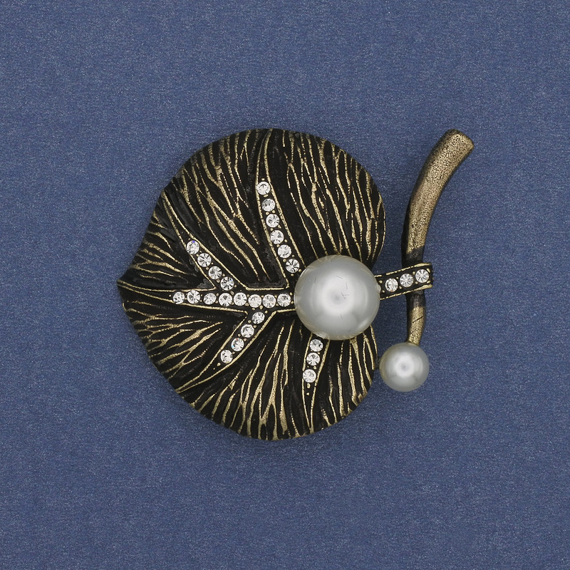Broszka Liść z perłami i kryształami, kolor metalu: brązowy, 37×42 mm+