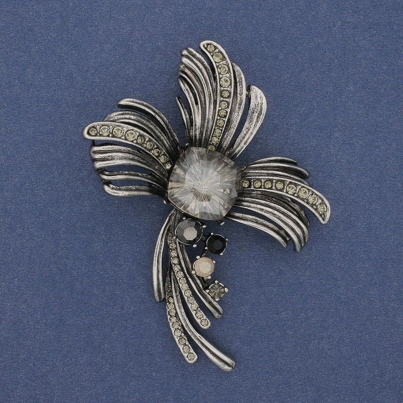 Broszka-wisiorek Akcent z kryształami, ciemno-srebrny metal, 70×52 mm+