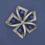 Broszka Akcent z niebieskim kocim okiem, metal srebrzysty, 60 mm+