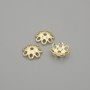 Kapturek do koralików, kolor metalu: złoty, średnica 5,5 mm +/- otwór, średnica 0,7 mm +/- opakowanie 10 szt.