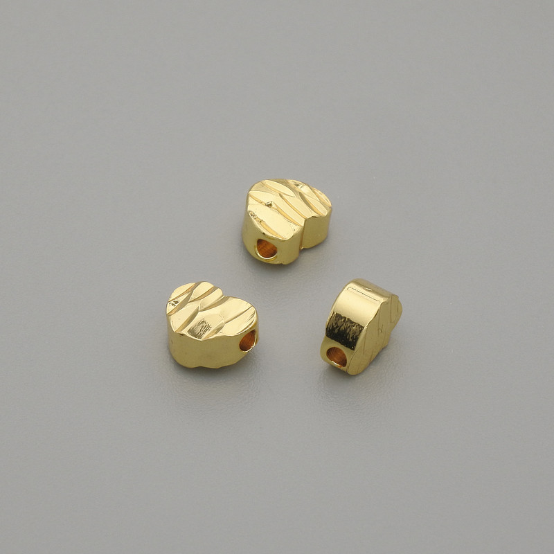 Koralik-wkładka w kształcie serca, kolor złoty, średnica 6×5 mm ±, otwór średnicy ≈1,3 mm ±, na 1 szt.