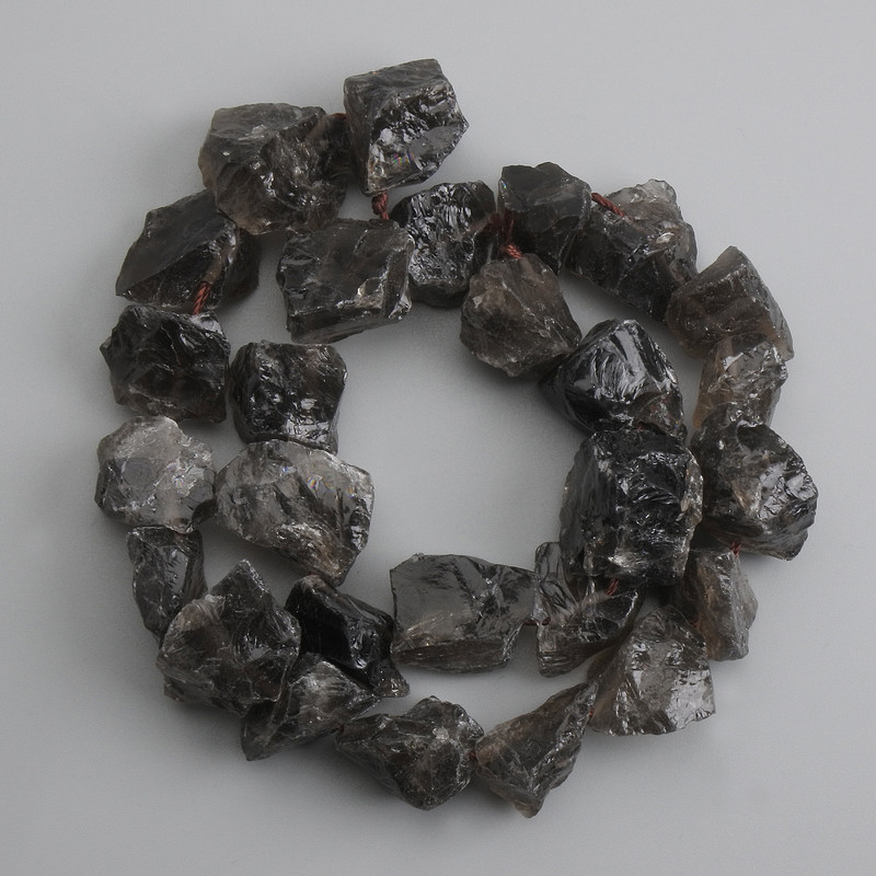Koraliki z topazu dymnego, nieobrobione kamienie, średnica 15–20×8–20 mm, długość 40 cm ±