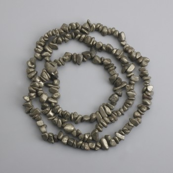 Koraliki z pirytu – bryłki, średnica 5-10×3-6 mm ±, długość 76 cm