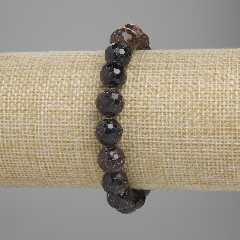 Bransoletka z granatu, fasetowane kuleczki, średnica 10 mm ±, długość 18 cm ±, na elastycznej gumce