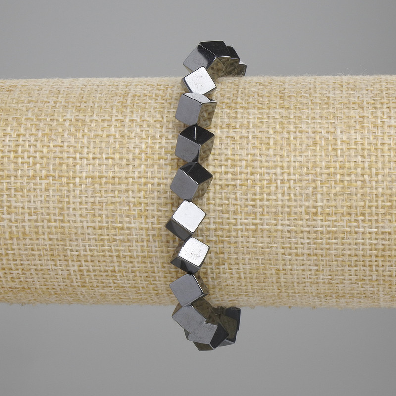 Bransoletka z hematytu — kostki z poprzecznym otworem, 5,5×5,5 mm, długość 18 cm ±, elastyczna