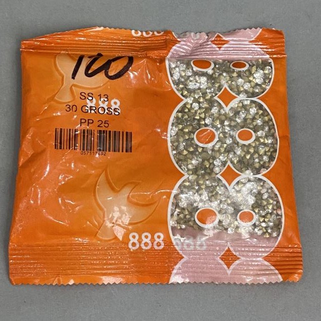 Kryształy strassowe, kamienie kolor biały, średnica 4 mm ±, opakowanie /100 g (+- )