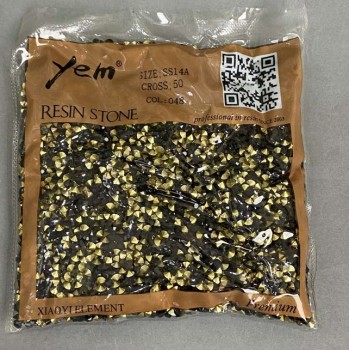 Czarne kryształy strassowe czarne, średnica 4 mm ±, opakowanie 75 g (±)