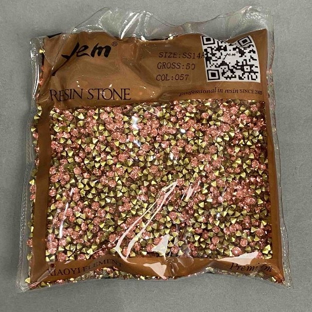 Kamienie strassowe koloru różowego, średnica 4 mm, opakowanie 75 g (+/-)