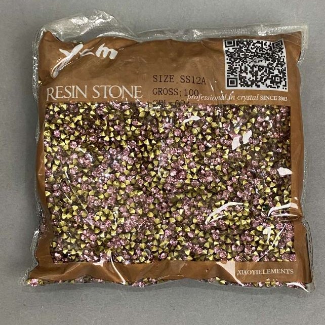Kryształy strassowe w kolorze fioletowym, średnica 3 mm, opakowanie 105 g (±)