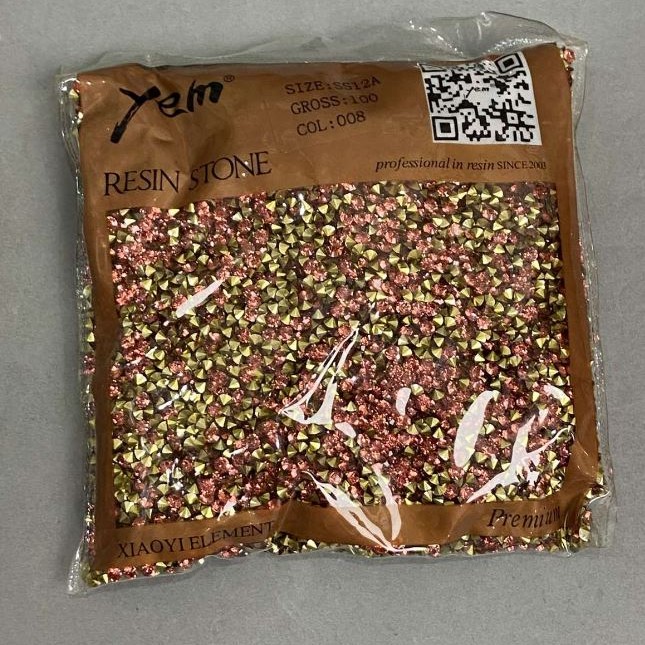 Kryształy strassowe różowe, średnica 3 mm, opakowanie około 105 g (±)