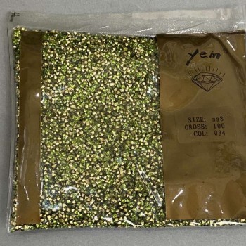 Kamyki strassowe zielonego koloru, średnica 2 mm, opakowanie 50 g (+-)