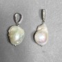 Wisiorek z barokowymi perłami 23×18 mm ± (asortyment rozmiarów), długość 40 mm+