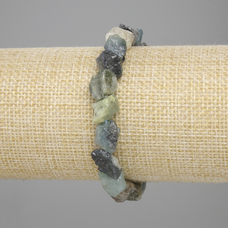 Bransoletka z turmalinu z nieobrobionych kamieni 9-11×6-11 mm, długość 18 cm, elastyczna