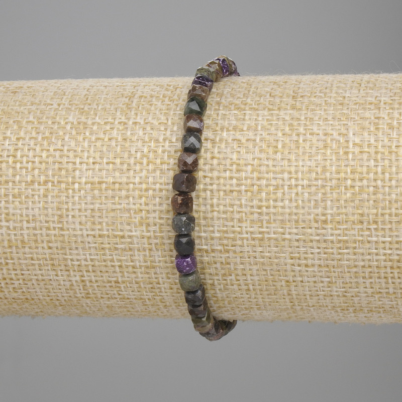 Bransoletka z turmalinu – fasetowane kostki 4×4 mm ±, długość około 18 cm ±, na elastycznej gumce