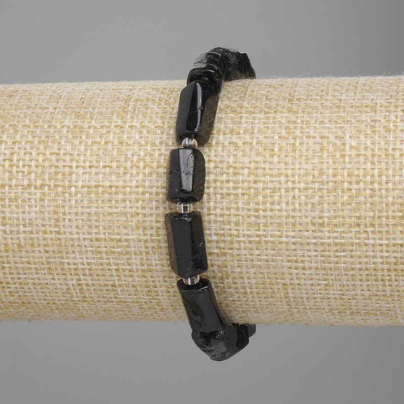 Bransoletka z turmalinu fasetowanego 11-12×7-7,5 mm, koraliki 3 mm, długość 18 cm, elastyczna