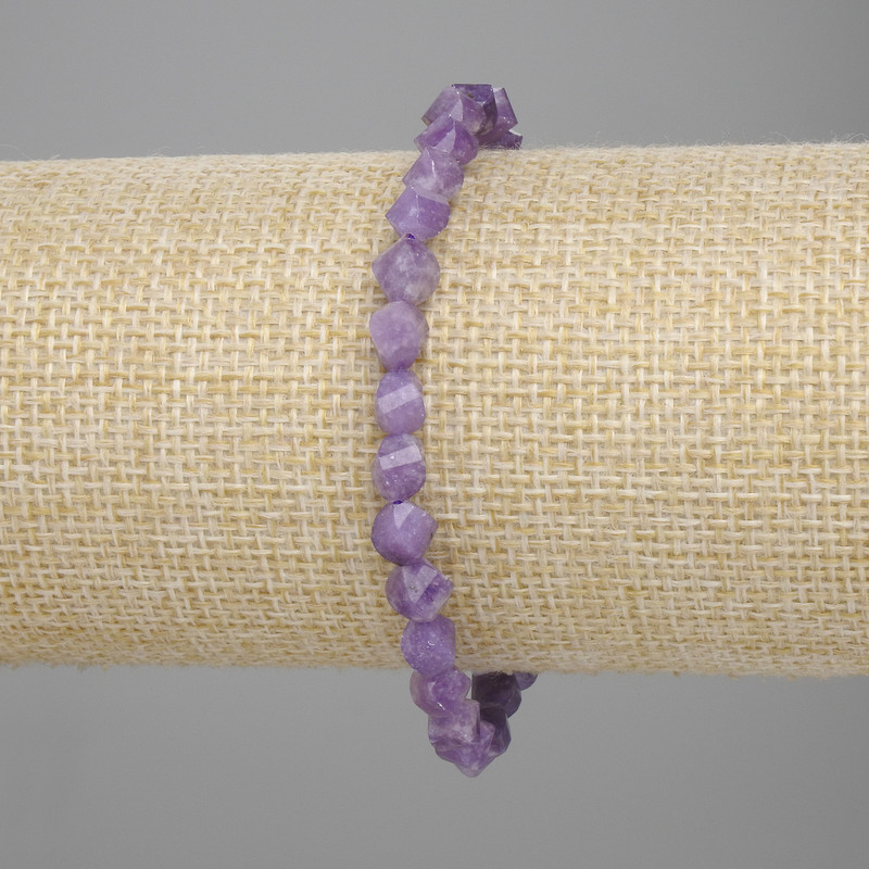 Bransoletka z ametystu fasetowanego w rombiki, średnica ok. 6×5 mm, długość ok. 18 cm, na elastycznej gumce