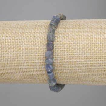Bransoleta z nieobrobionym szafirem, średnica 5–8×5–7 mm, długość 18 cm, elastyczna