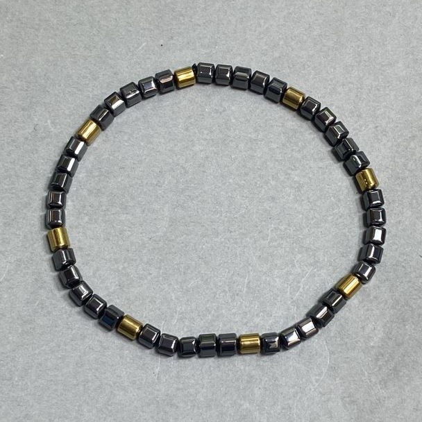 Bransoletka z hematitu – kostki 4×4 mm i walce 5×4 mm, długość 18 cm, na elastycznej gumce