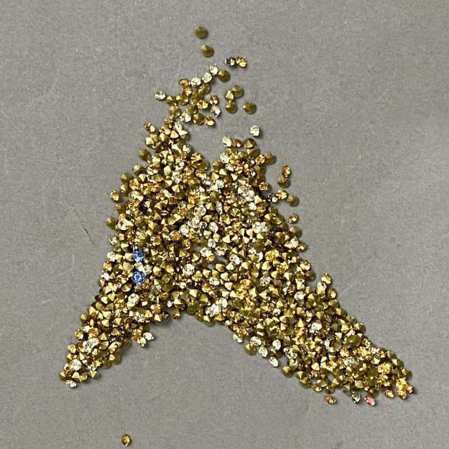Kryształy strassowe, mieszanka kolorów, średnica 2 mm ± opakowanie 85 g (±)