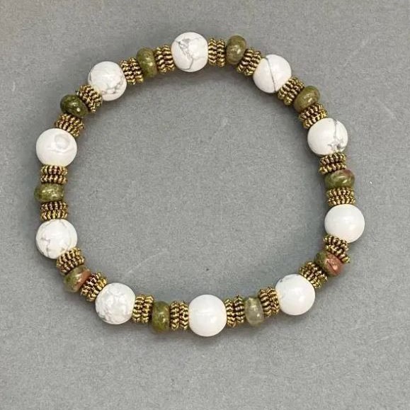 Bransoletka z kaholongiem i heliotropem, kule 8 mm ±, rondel heliotrop 6×3 mm ±, długość 18 cm ±, na elastycznej bazie