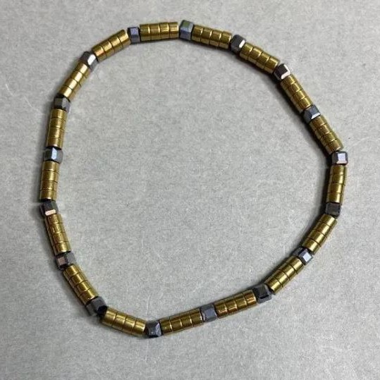 Bransoletka z hematytu – sześciany 3 mm i koraliki w kształcie rondeli 3×2 mm, długość 18 cm, elastyczna