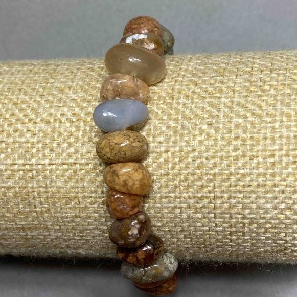 Bransoletka z jaspisu fasetowanego, średnica 9-14×6-8 mm, długość 18 cm (rozciągliwa)