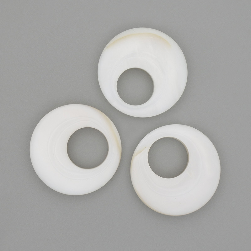 Zawieszka w kształcie pączka (donut) z perłowym połyskiem, 20×4 mm, otwór 8 mm+