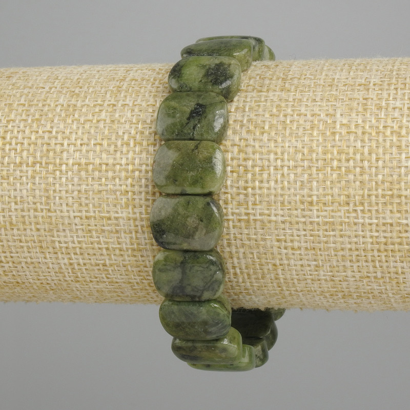 Bransoletka z naturalnego jadeitu – gładkie ogniwa, średnica 14,5–15 × 10–10,5 mm, długość 18 cm ± elastyczna