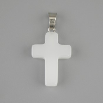 Wisiorek Krzyż z białego kwarcu 25×18 mm±, długość ok. 35 mm