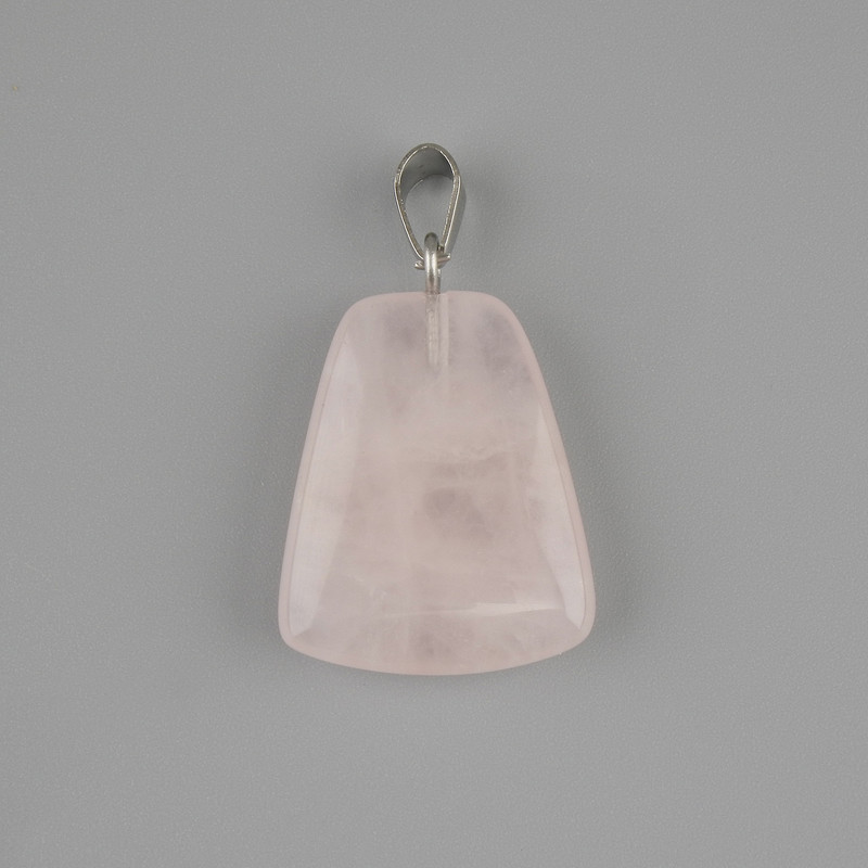 Wisiorek z różowego kwarcu w trapezie 17×21 mm, długość ok. 30 mm