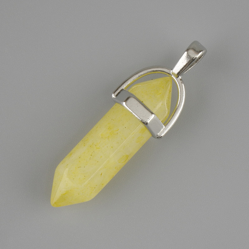 Wisiorek z barwionego szkła w kształcie sześciokątnego kryształu 30×8×41 mm+