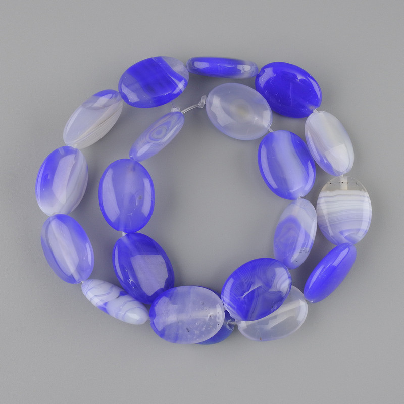 Koraliki agatowe owalne płaskie 19,5–20×15 mm ±, długość ok. 39 cm ±, na żyłce