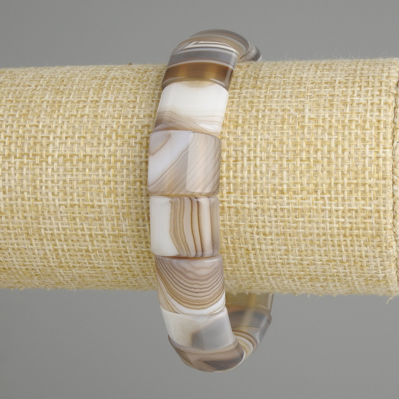 Bransoletka z agatu, gładkie ogniwa, średnica 15×12–13 mm +-, długość 18 cm +-, elastyczna