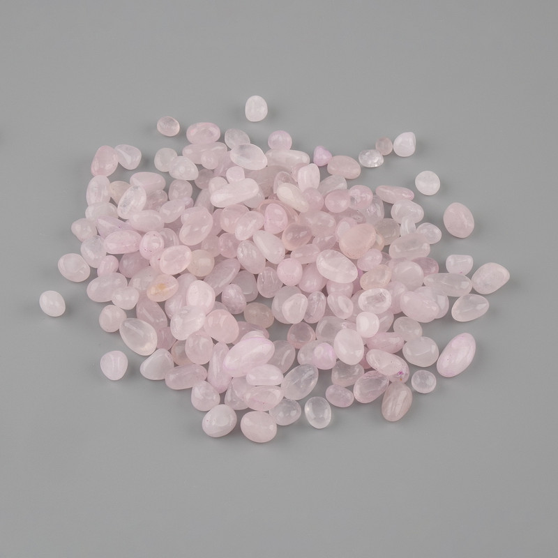 Naturalny kamień – różowy kwarc, szlifowany bez otworu 6–15×6–8 mm ± opakowanie 100 g (za 100 g ±)