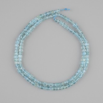 Koraliki topazu w formie szlifowanych sześcianów, średnica 2×2,5 mm, długość około 39 cm