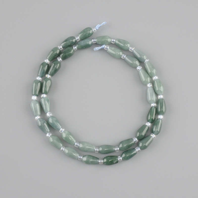 Koraliki jadeitu w kształcie kropli, średnica 8×5 mm ±, biser 3 mm ±, długość około 38 cm