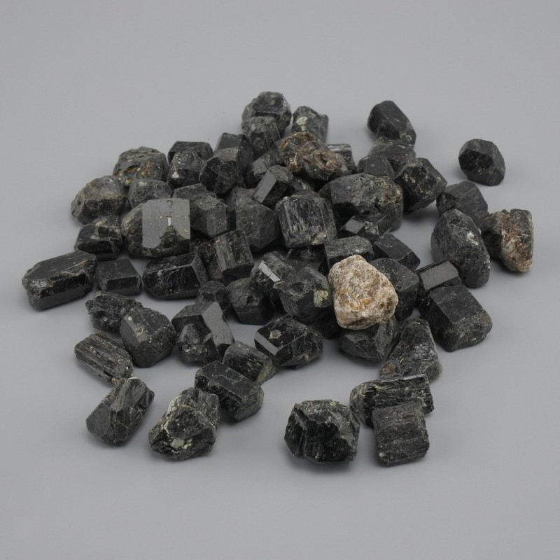 Naturalny kamień Turmalin Schorl, średnica 8-14×6-12×6-10 mm (+ różne rozmiary) (Cena za 100 g)