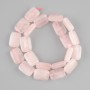 Koraliki z różowego kwarcu prostokątne, wymiary 18 × 13–13,5 mm, długość około 39 cm
