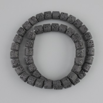 Koraliki z czarnej lawy wulkanicznej cylindryczne, średnica 8×8 mm, na żyłce, długość około 38 cm