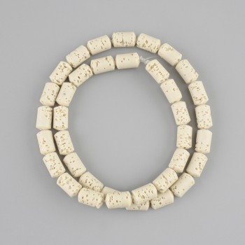 Koraliki z beżowej lawy wulkanicznej, walcowe, średnica 10×6 mm ±, na nitce, długość 38 cm+