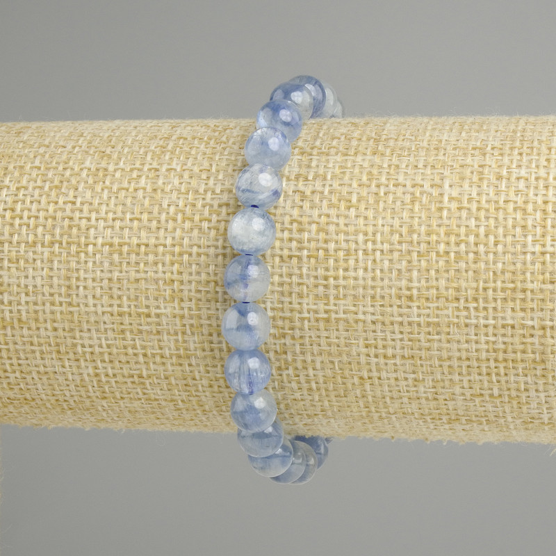 Bransoletka z naturalnego kianitu, gładkie kuleczki, średnica 7,5–8 mm, długość około 18 cm, elastyczna