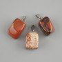 Wisiorek Totem z jaspisu, bryłka 16×11×11 mm, długość około 24 mm, rozmiar asortymentowy