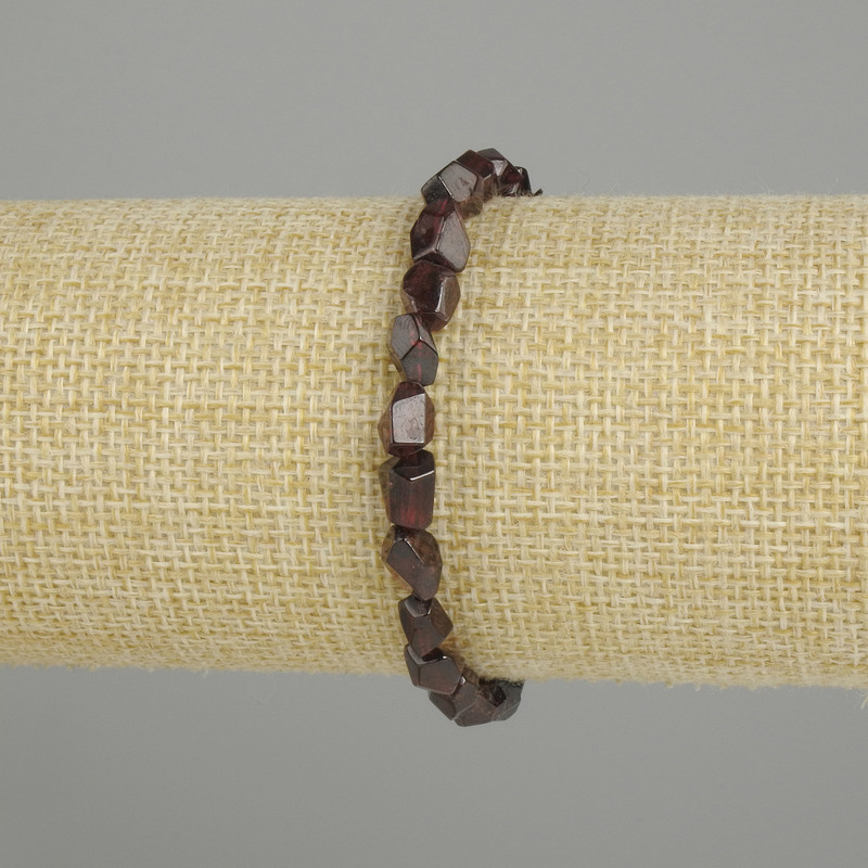 Bransoletka z granatu, wielokątne koraliki, średnica około 6 mm, 5-8 × 5,5 mm ±, długość 18 cm ±, na elastycznej gumce