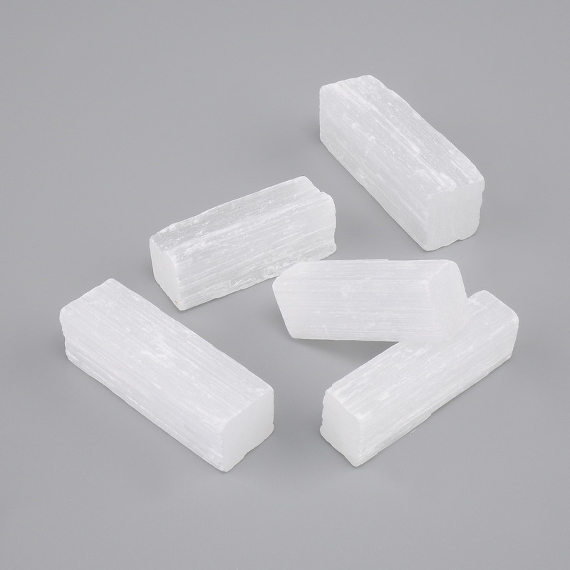 Naturalny nieobrobiony selenit, średnica 32×6-12 mm ± (różne rozmiary) (Cena za 100 g)